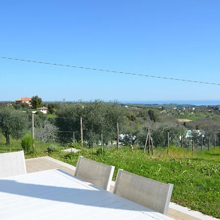 Sea View Villa, 4-6 Guests *