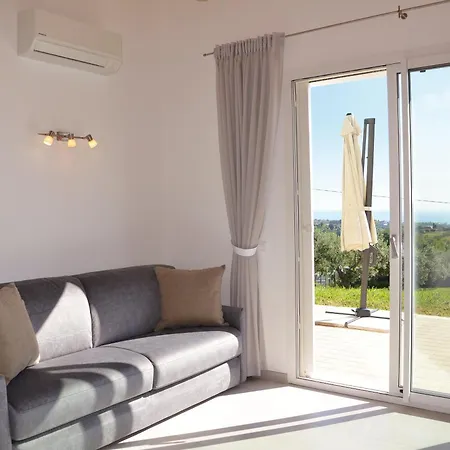 Sea View Villa, 4-6 Guests * كوبرا ماريتيما