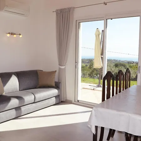 Sea View Villa, 4-6 Guests بيت للعطل