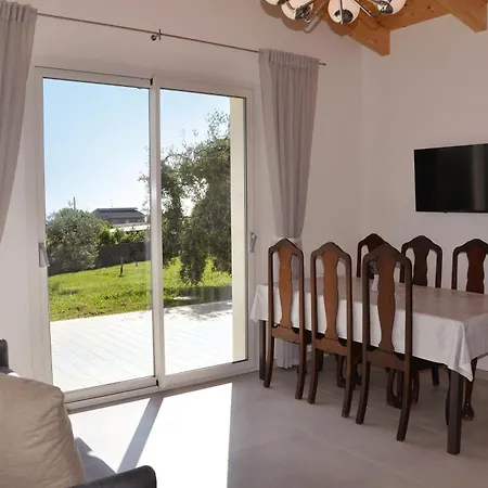 Sea View Villa, 4-6 Guests * كوبرا ماريتيما