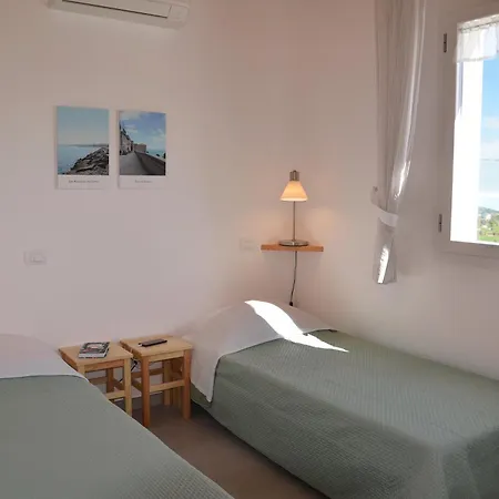 بيت للعطل Sea View Villa, 4-6 Guests كوبرا ماريتيما