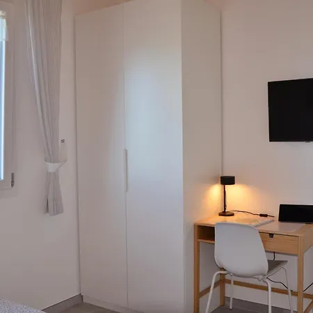 Sea View Villa, 4-6 Guests *