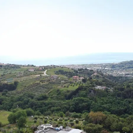 Sea View Villa, 4-6 Guests